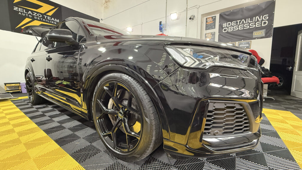 samochód po korekcie lakieru i nałożeniu powłoki elastomerowej